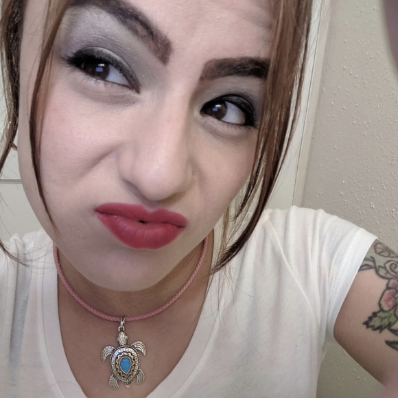 Meet your Posher, Crystal - Picture 2 of 11